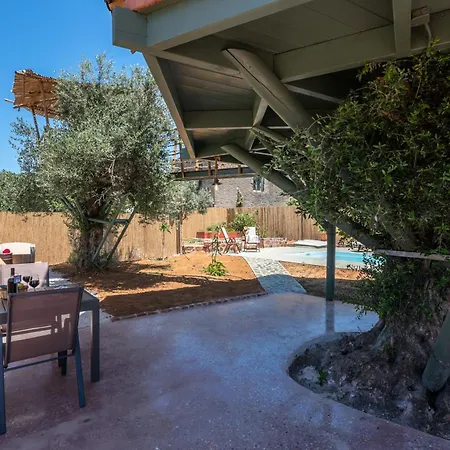 Campsite Eco Olive Treehouse *