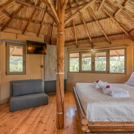 Kemping Eco Olive Treehouse